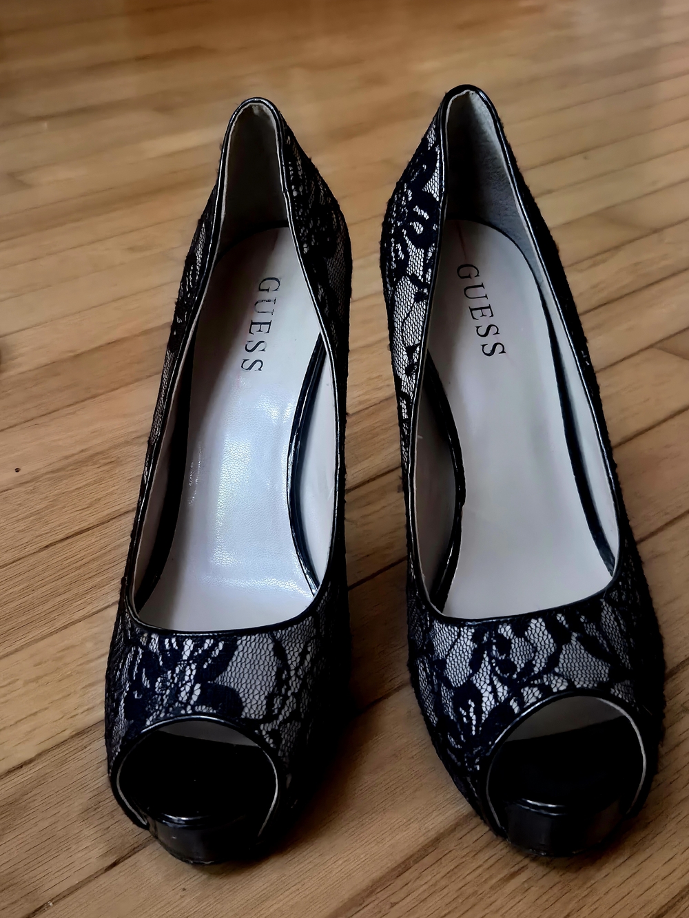 GUESS Black Lace Peep Toe Platform Pumps Heels Stiletto Size 8.5 Y2K Glam - Picture 8 of 10